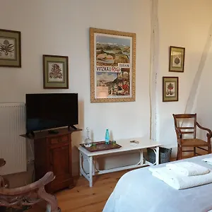 Ombre Rose Bed & Breakfast